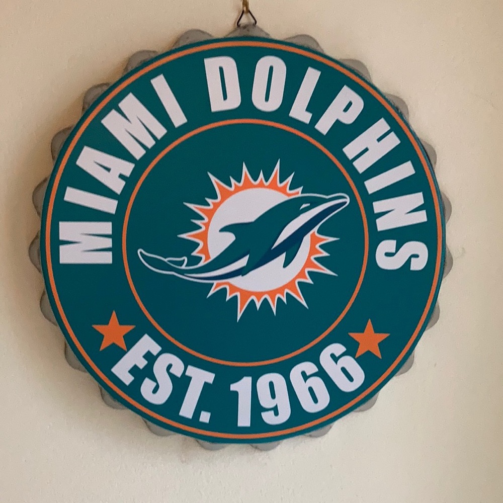 Miami Dolphins Souvenir Wall bottle cap